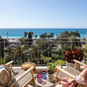 unique-apartment-full-sea-view-center-100m2.fr-provencehotel.com/